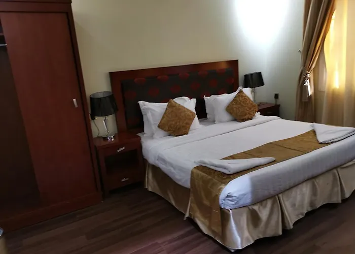 Wed Plaza Hotel Apartments - Families Only